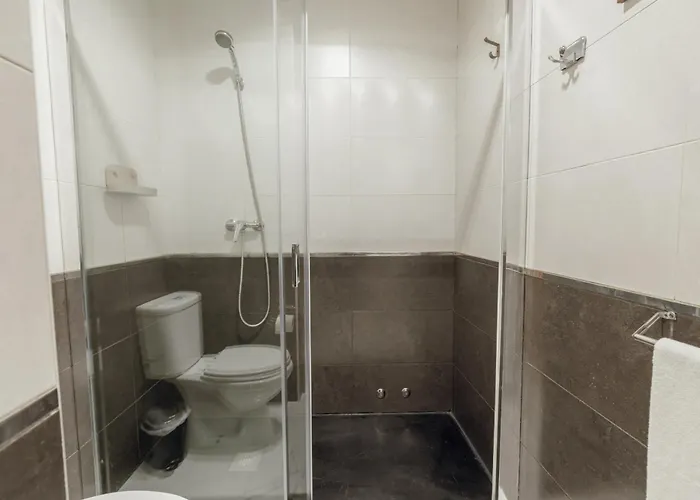 Modern Terrace 2bd By Vacationy *