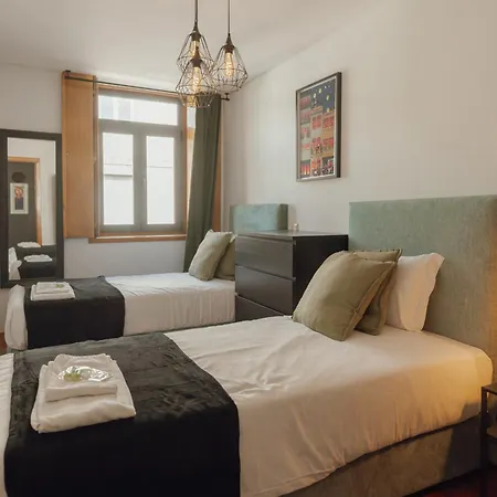 Modern Terrace 2bd By Vacationy * Πόρτο