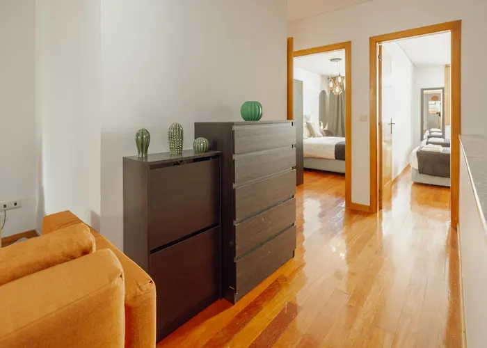 Modern Terrace 2bd By Vacationy * Oporto