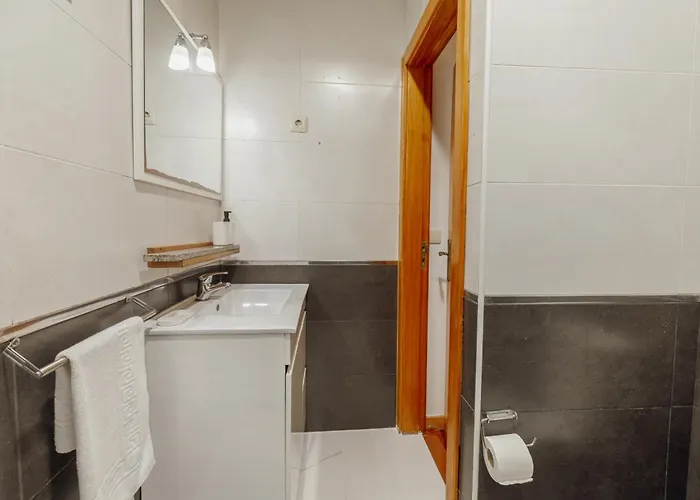 Modern Terrace 2bd By Vacationy